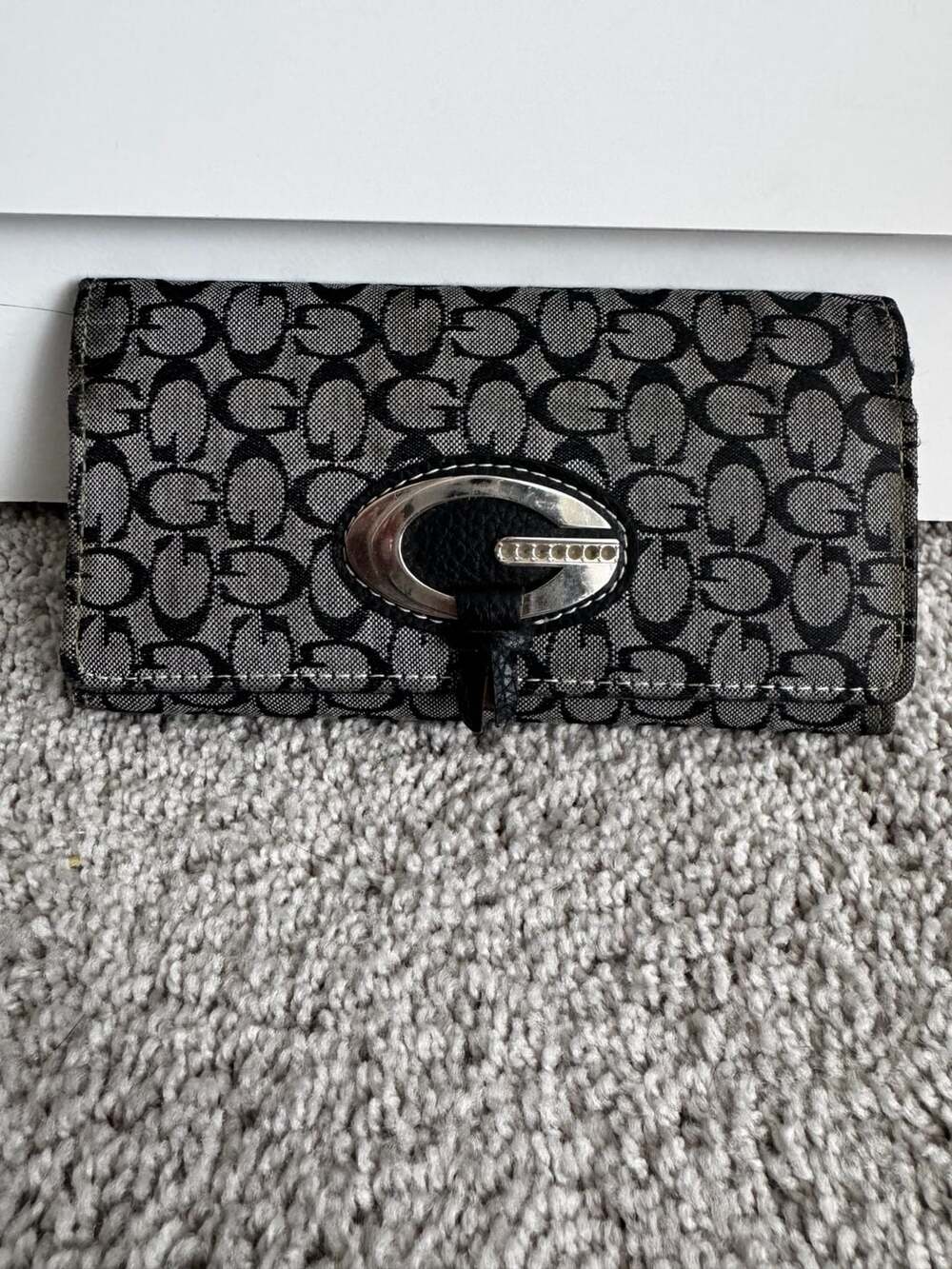 GUESS Black and Gray Signature Monogram Logo Tri-fold Wallet w/ Hardware Closure